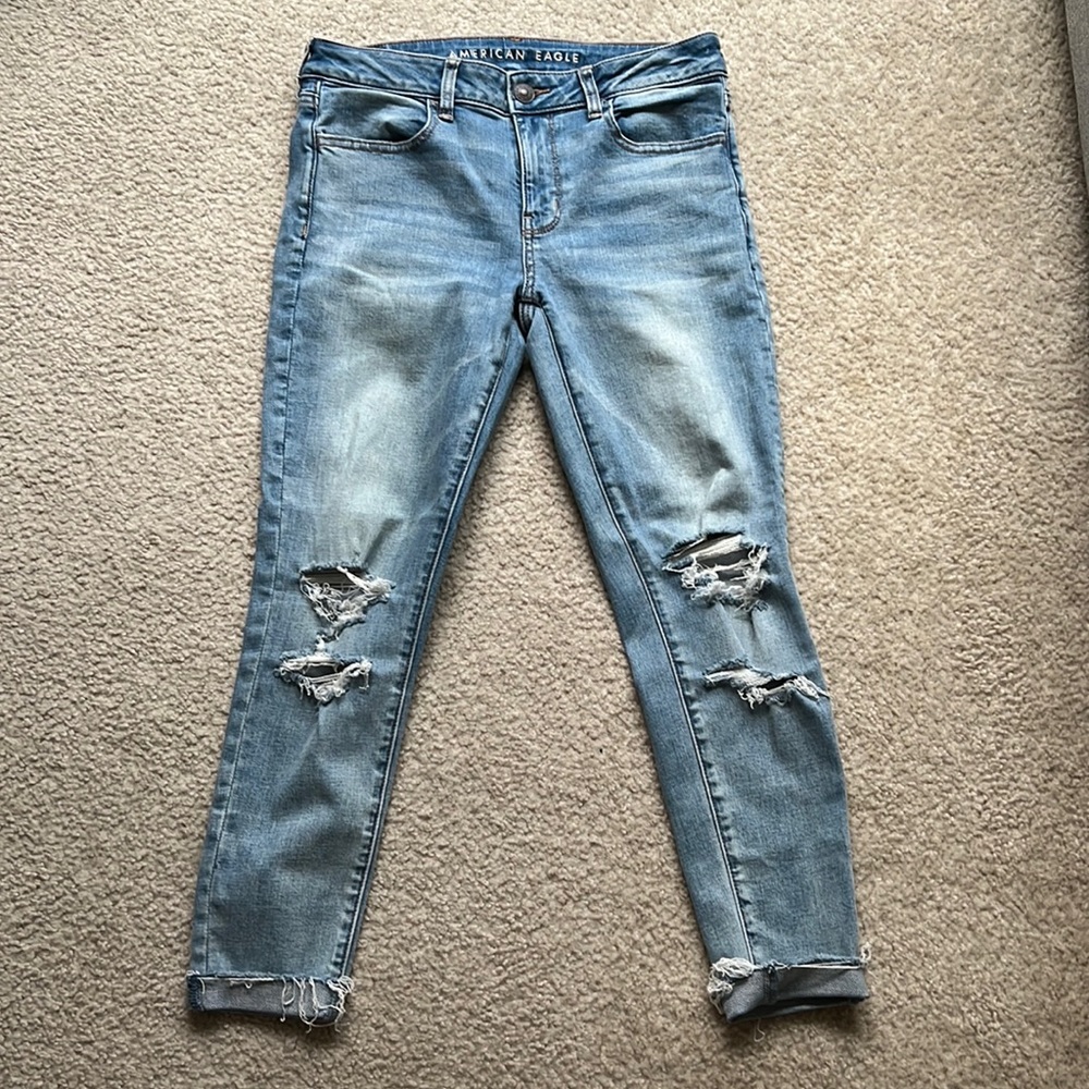 AMERICAN EAGLE ripped jeggings